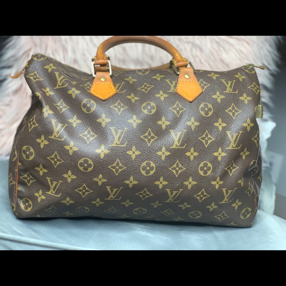 ❌SOLD❌ Authentic Vintage Speedy 35
